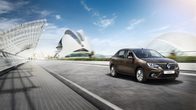 Renault LOGAN - Voiture sur un pont